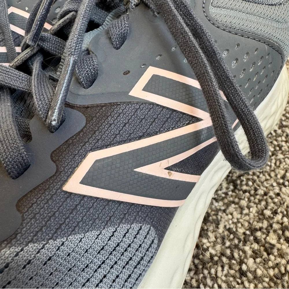 New Balance 520 Women’s Running Shoes Sneaker size 8